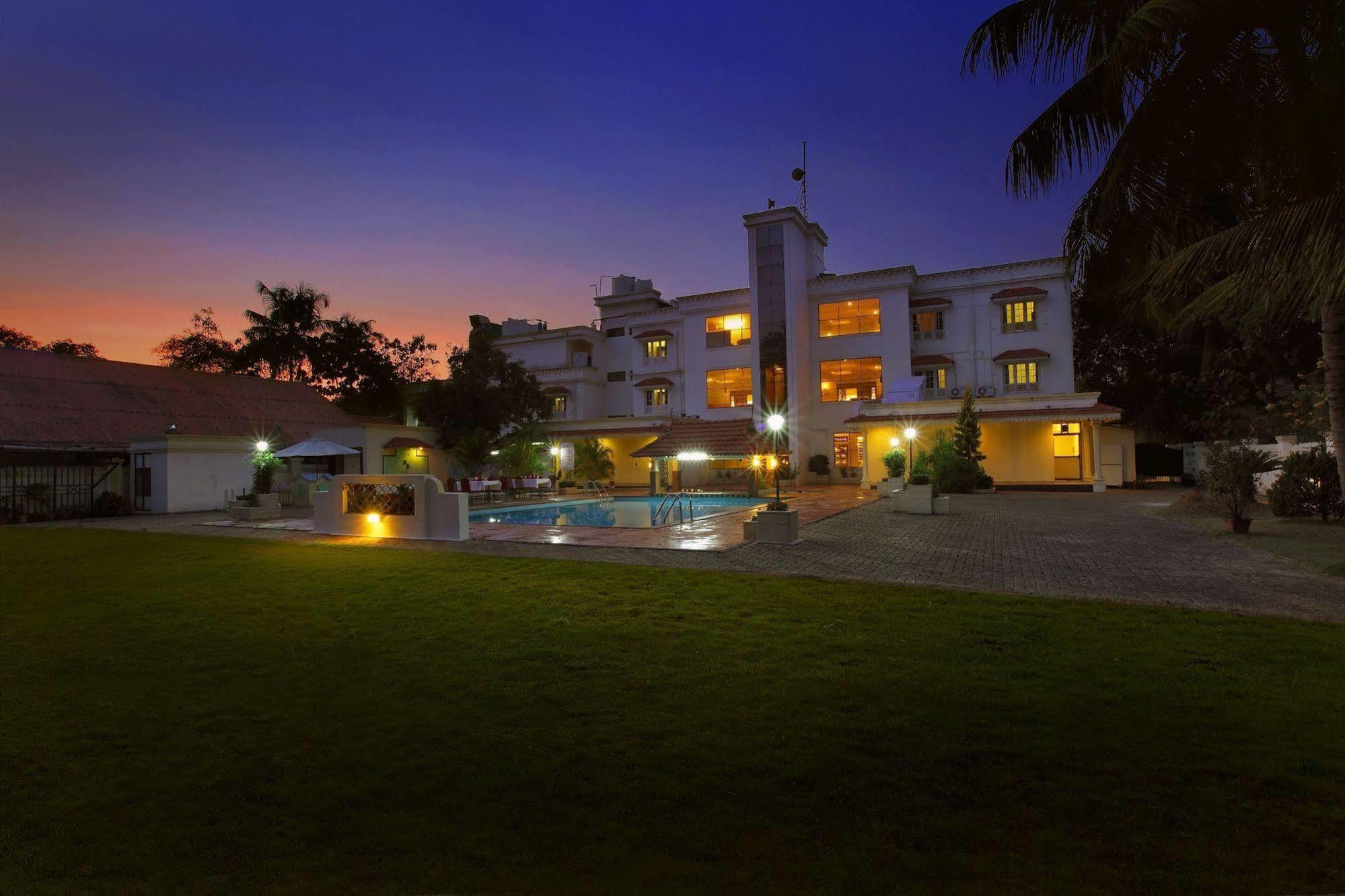 Quality Airport Hotels Nedumbassery Eksteriør bilde
